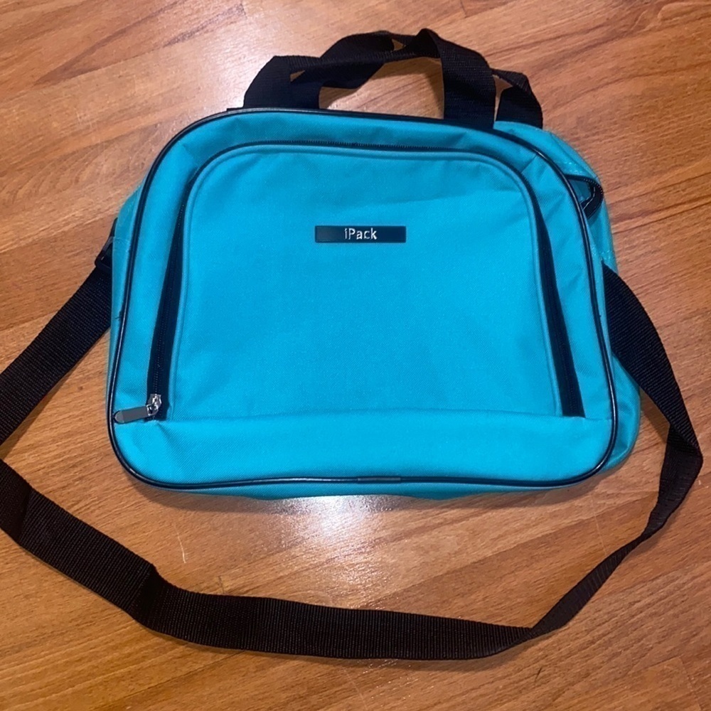 NEW! Ipack Teal Carry On